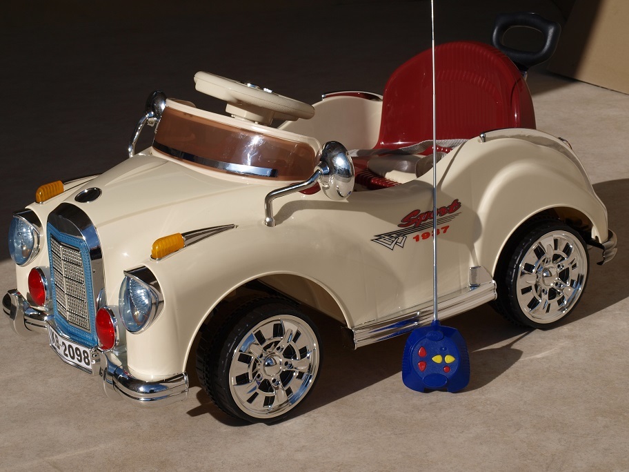 Dětské elektrické autíčko retro s dálkovým ...
