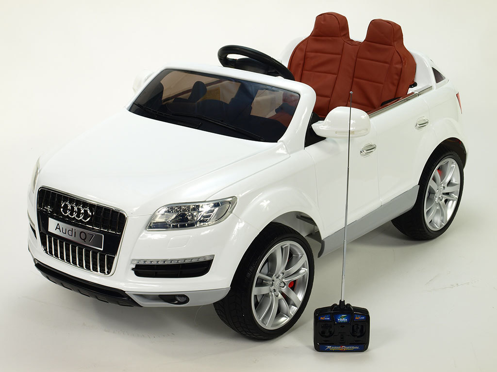 Audi Q7 s 2.4G DO, plynulým rozjezdem, FM, přehrávač ...